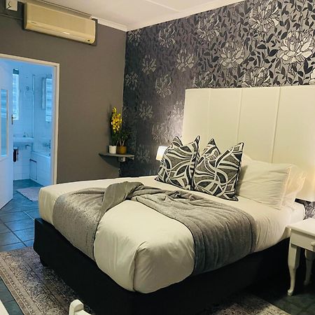Pari Guest House Middelburg  Bagian luar foto